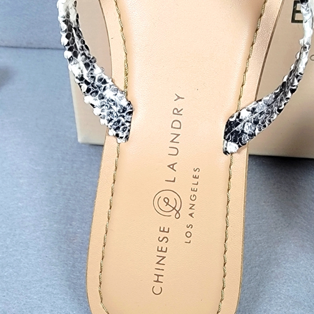 Chinese Laundry Snake Skin And Rhinestone Flat Sandals Size 9 - Picture 3 of 5